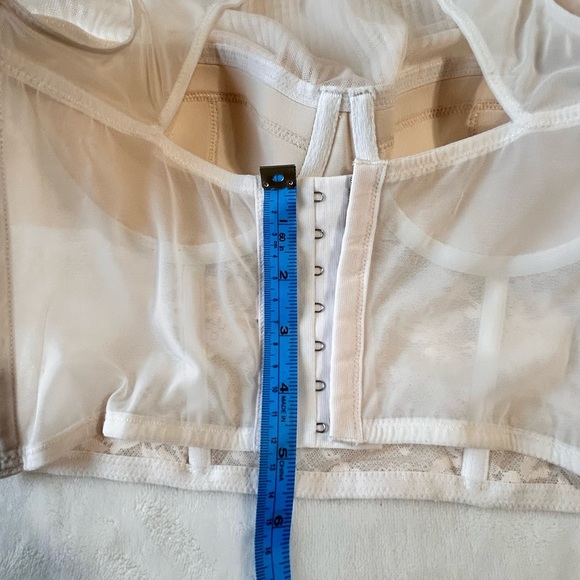 Victoria's Secret Cream Lace Top - Picture 12 of 12